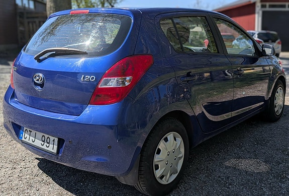 Hyundai i20 2 of 3