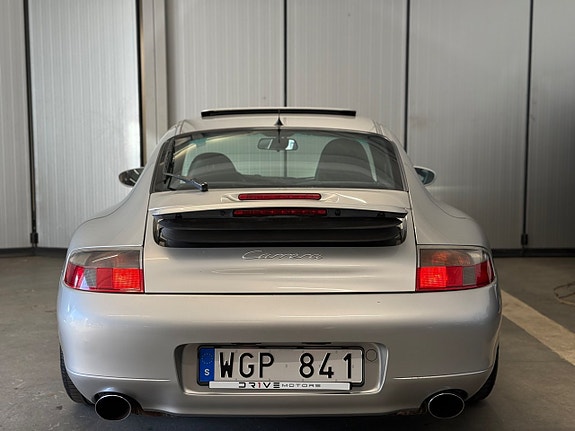 Porsche 911 Carrera 8 of 26