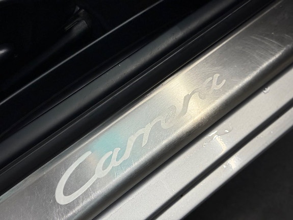 Porsche 911 Carrera 19 of 26