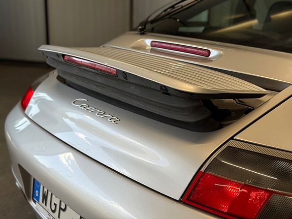 Porsche 911 Carrera 11 of 26