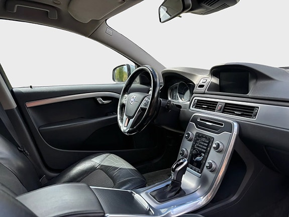 Volvo V70 7 of 14