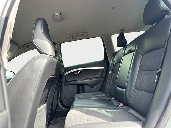 Volvo V70 10 of 14