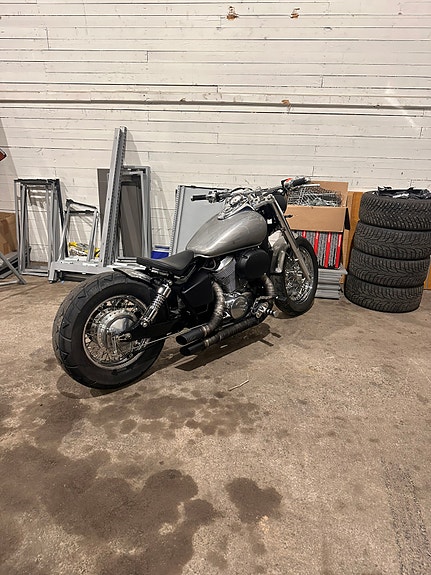 Honda VT750 C2 Shadow 2 of 4