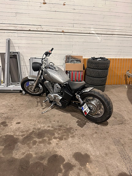 Honda VT750 C2 Shadow 3 of 4