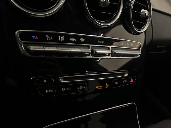 Mercedes-Benz C220 17 of 25