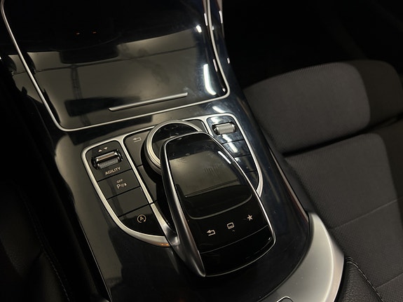 Mercedes-Benz C220 13 of 25