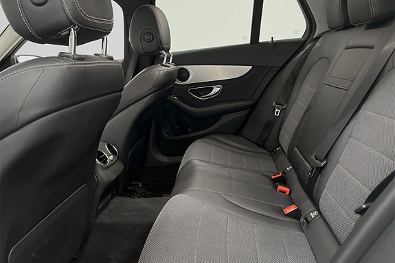Mercedes-Benz C220 10 of 25