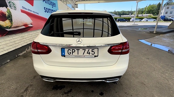 Mercedes-Benz C220 4 of 25