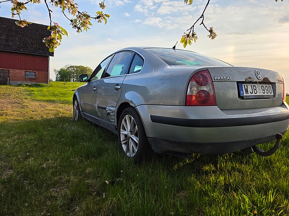 Volkswagen Passat 4 of 5