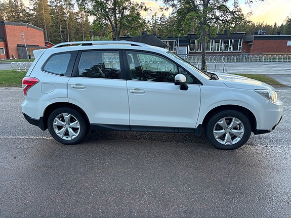 Subaru Forester 3 of 11