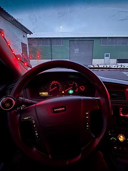 Volvo V70 6 of 8