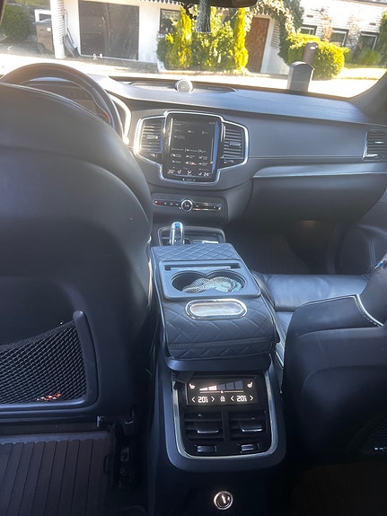 Volvo XC90 3 of 7