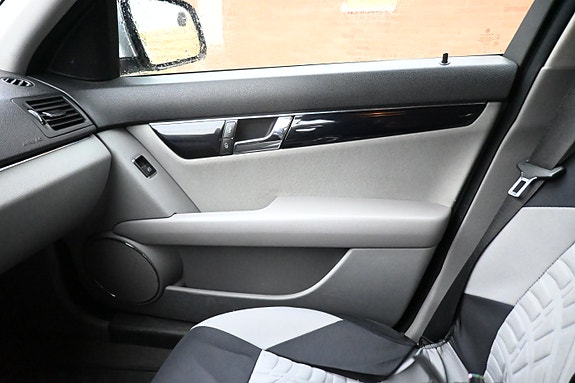 Mercedes-Benz C200 7 of 7