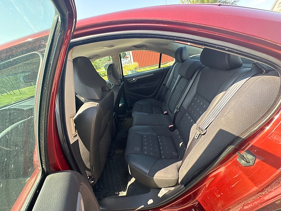 Volvo S60 5 of 5