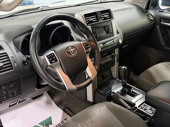 Toyota Land Cruiser 5 of 5