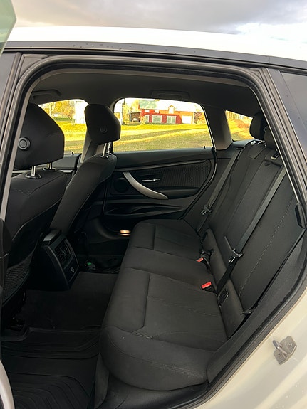 BMW 320d 7 of 9