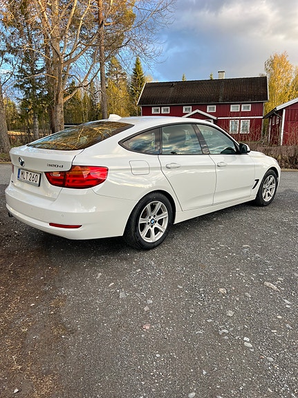 BMW 320d 3 of 5