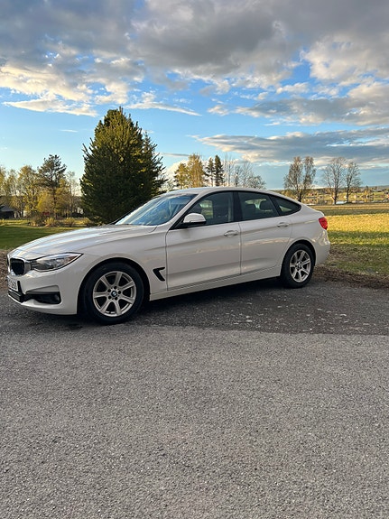 BMW 320d 2 of 5