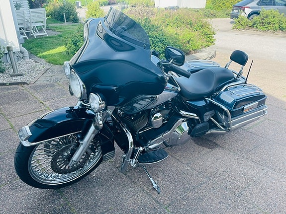Harley-Davidson Electra Glide Ultra Classic 3 of 5