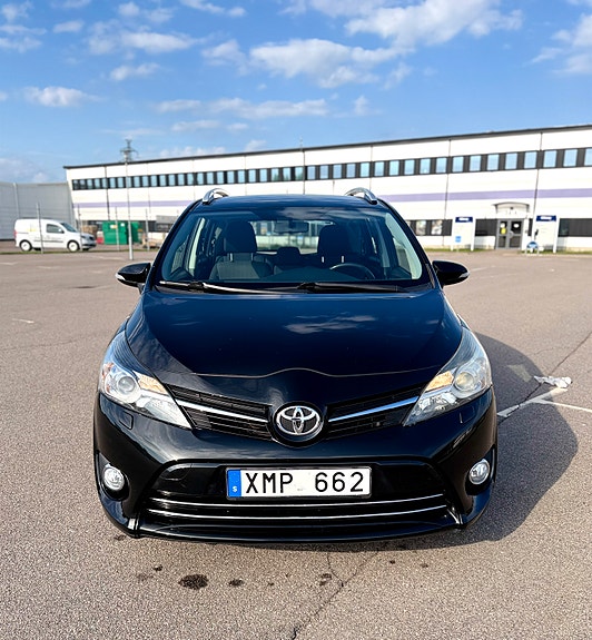 Toyota Verso 2 of 5