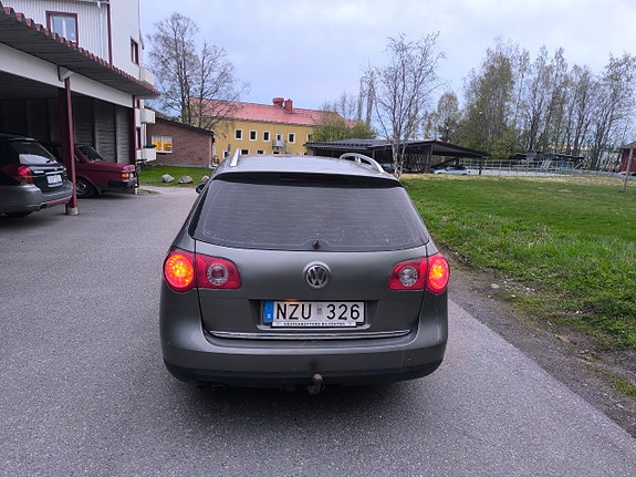 Volkswagen Passat 3 of 5