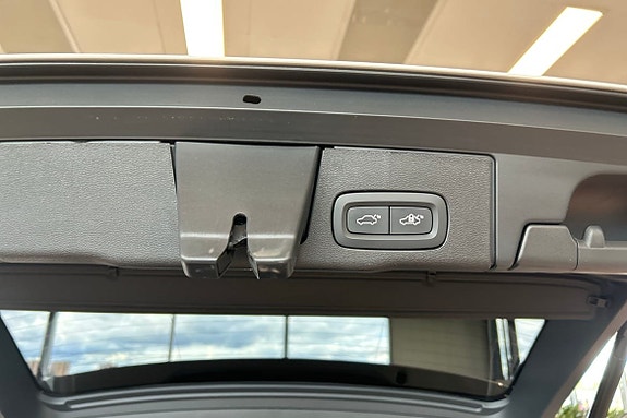 Volvo XC60 16 of 30