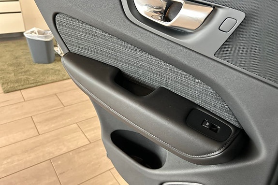 Volvo XC60 19 of 30