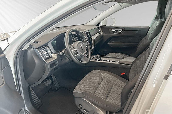 Volvo XC60 7 of 30