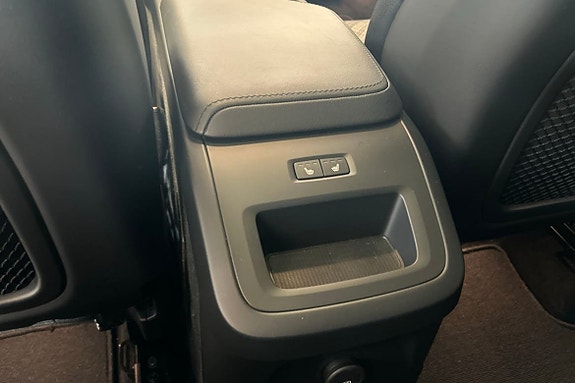 Volvo XC60 18 of 30