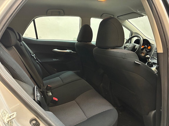 Toyota Auris 5 of 5