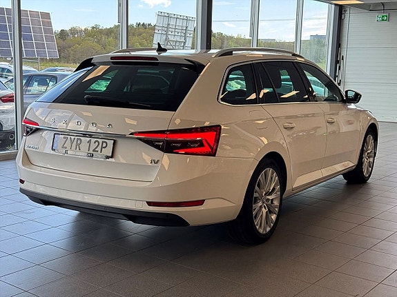 Skoda Superb 3 of 5