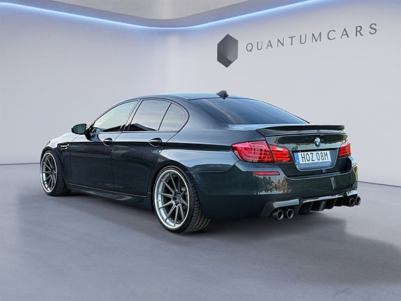 BMW M5 3 of 5