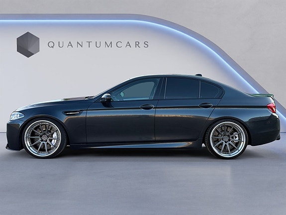 BMW M5 2 of 5