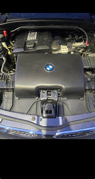BMW 118i 3 of 5