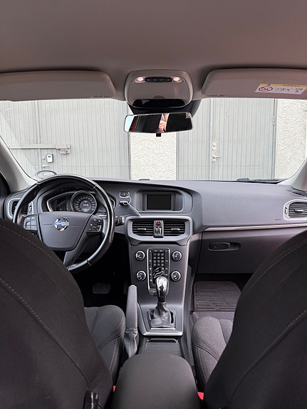 Volvo V40 10 of 15