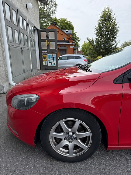 Volvo V40 7 of 15