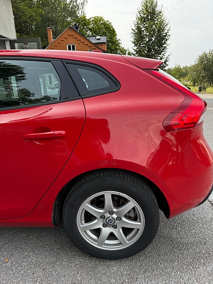 Volvo V40 8 of 15