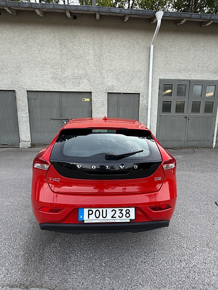 Volvo V40 3 of 15