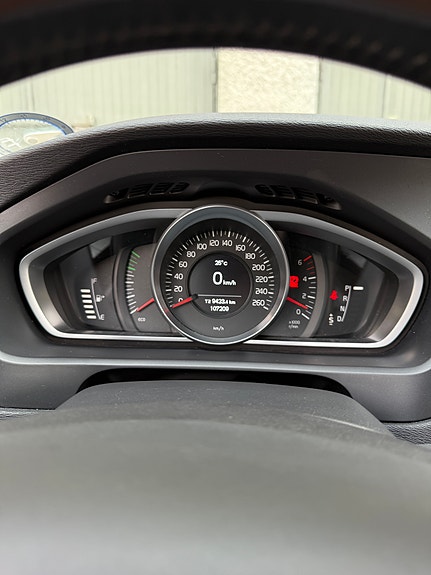 Volvo V40 12 of 15