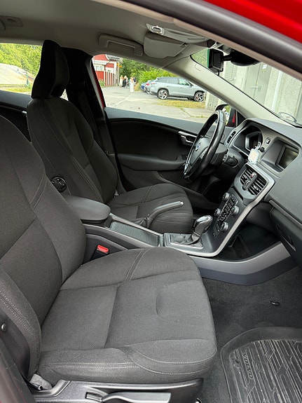 Volvo V40 11 of 15