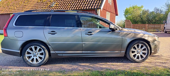 Volvo V70 12 of 16