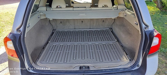 Volvo V70 8 of 16