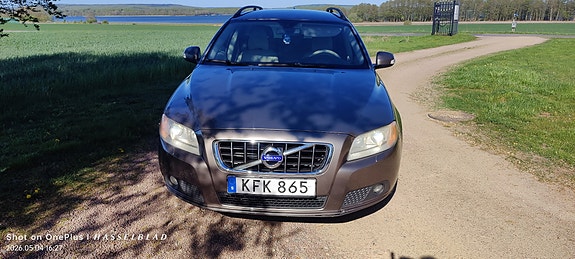 Volvo V70 2 of 16