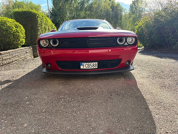 Dodge Challenger 3 of 5