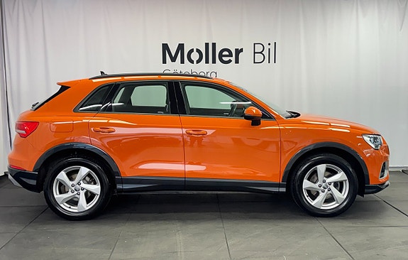 Audi Q3 2 of 5