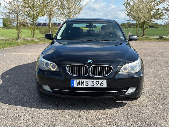 BMW 530i 2 of 5