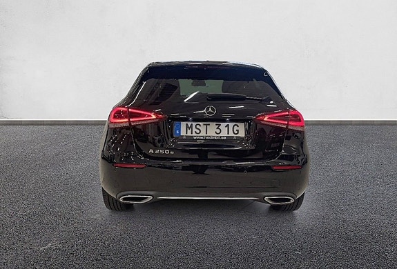 Mercedes-Benz A250 e 5 of 5