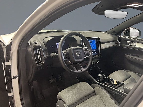 Volvo XC40 5 of 5