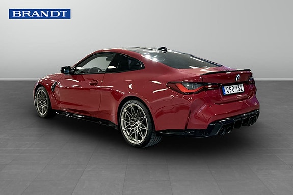 BMW M4 2 of 5