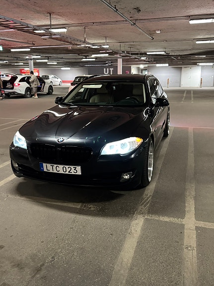 BMW 535i 3 of 5